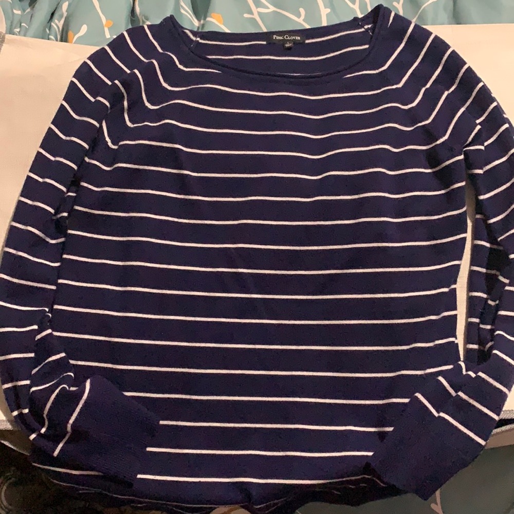 Large Pink Clover brand sweater